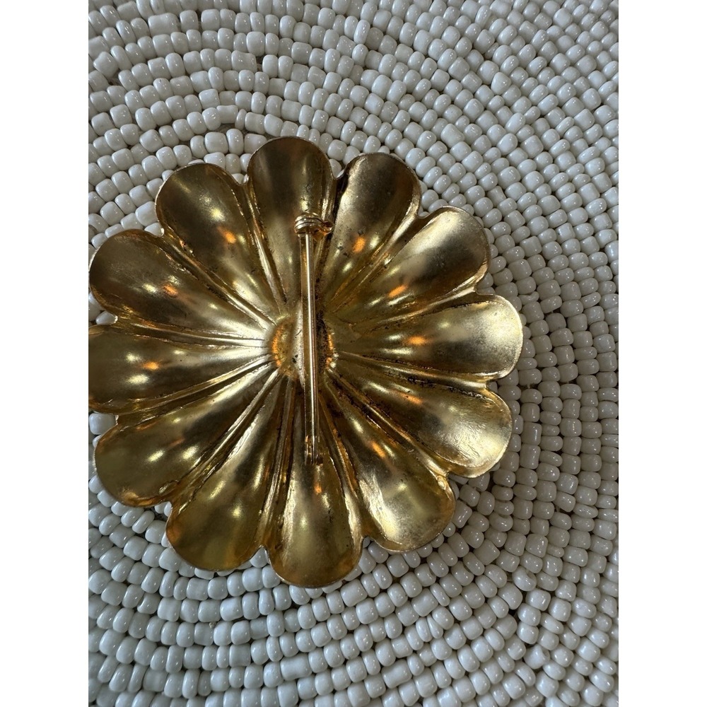 Vintage gold tone brooch pin large flower red white blue enamel white milk bead - Picture 4 of 6
